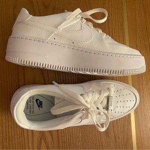 Women’s Air Force 1 Sage Low- Size 8